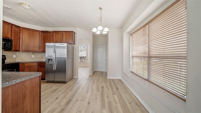Building Photo - 9219 E Lakeside Dr