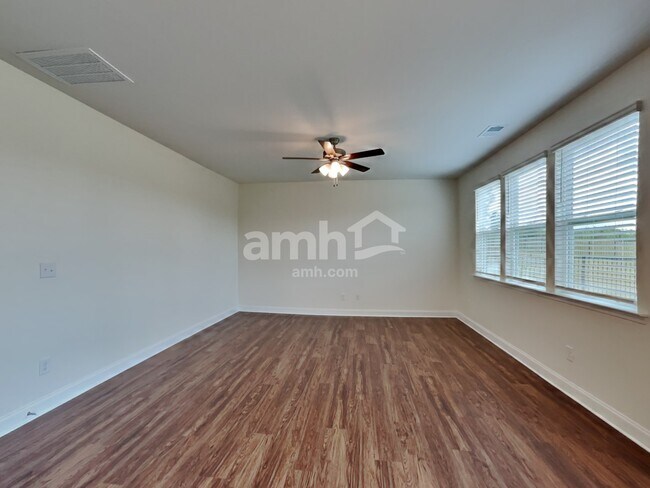 Building Photo - 153 Hazel Pk Dr