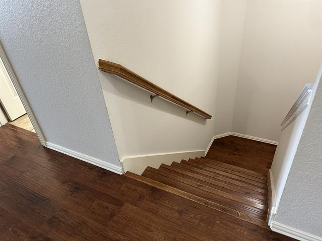 Building Photo - 2820 Cascade Cove Dr