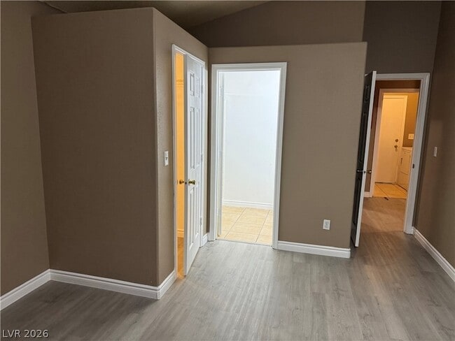Building Photo - 3736 Rose Canyon Dr