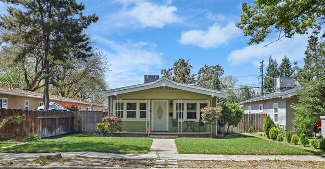 Building Photo - Adorable 2 Bedroom 1 Bath Cozy Modesto Home
