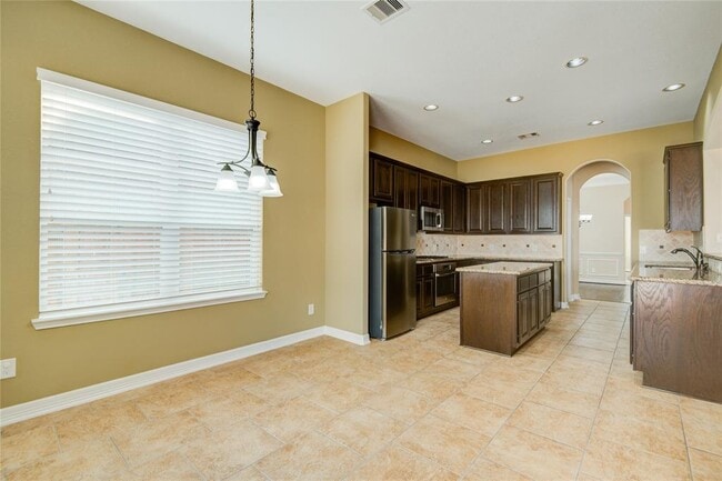 Building Photo - 25410 Lancaster Pine Dr