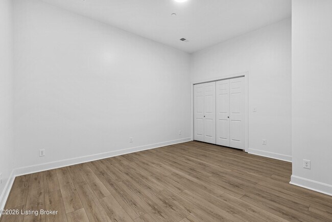 Building Photo - 540 S 4th St