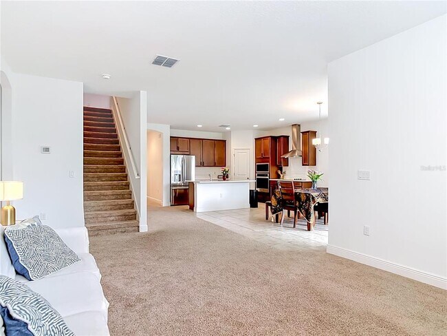 Building Photo - 792 Hyperion Dr