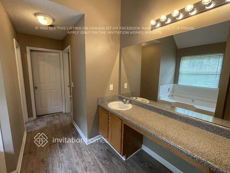 Building Photo - 3785 Tor Way