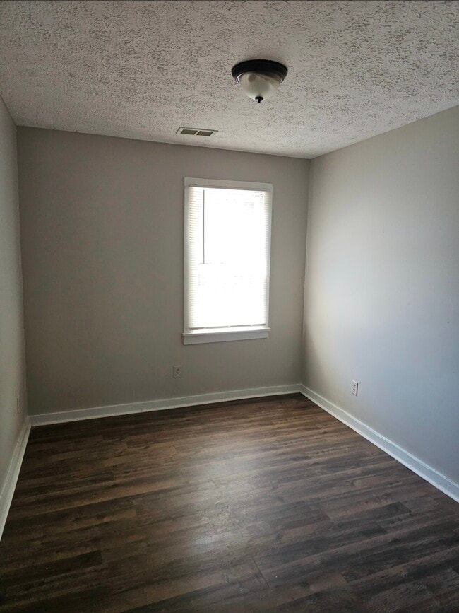 Building Photo - 422 Meriwether St