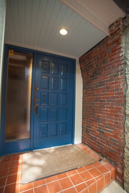 Building Photo - 146 Commercial St