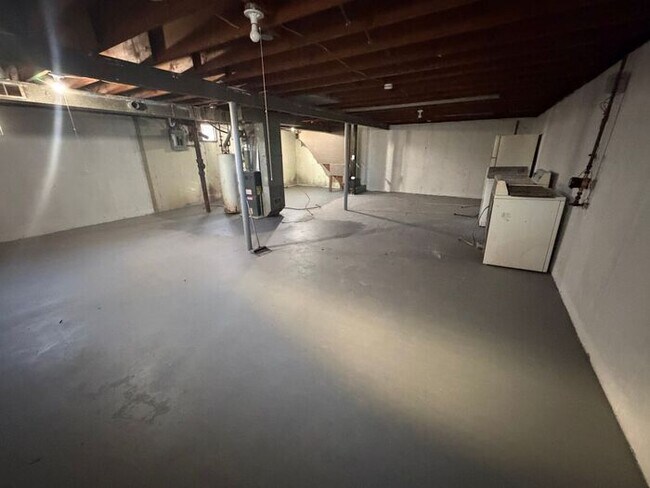 Building Photo - 3 Bed 1 Bath Berkeley home