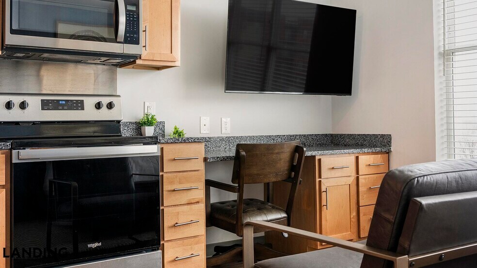 Building Photo - 302 13th St S