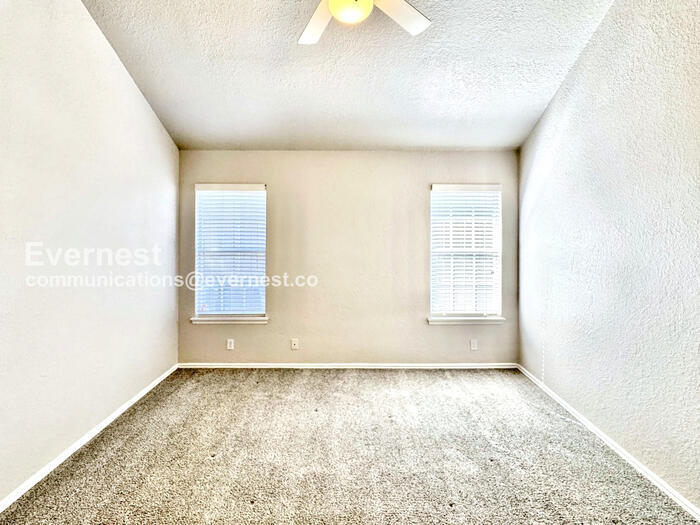 Building Photo - 1201 W 112th St