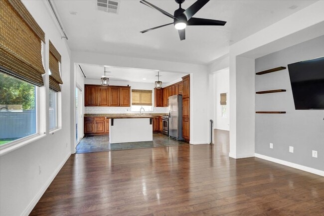 Building Photo - 8036 W Anasazi Ranch Ave