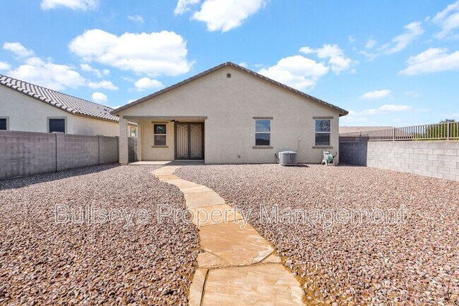 Building Photo - 17345 W Spur Dr