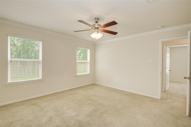 Building Photo - 2111 Denridge Dr