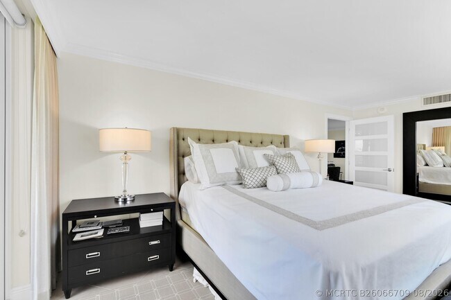 Building Photo - 550 S Ocean Blvd