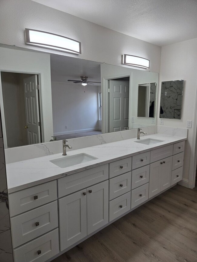 Building Photo - 3884 Paula Ct