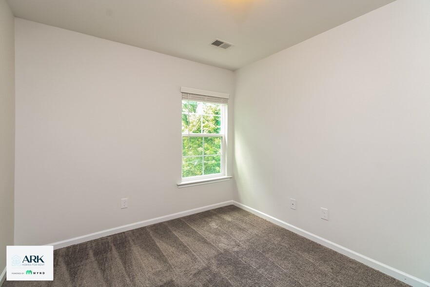 Building Photo - 339 Northwood St