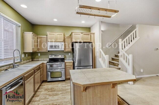 Building Photo - New $2,150 + $250 Off First 2 Full Months- Welcome to this stunning 3-bedroom, 2.5-bathroom home