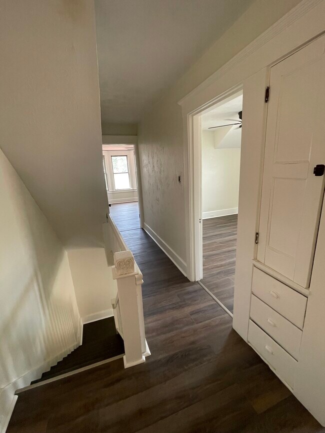 Building Photo - 201 S 4th St