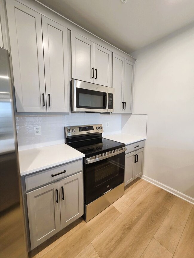 Building Photo - Newer ground level condo in Coalfield Station located in highly desireable Midlothian.