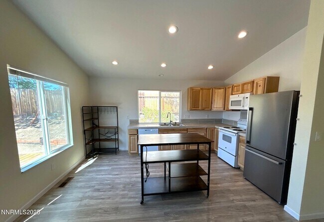 Building Photo - 5380 Twin Creeks Dr