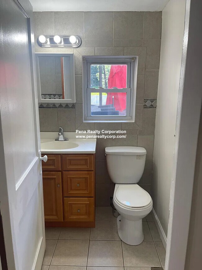 Building Photo - 130 South St