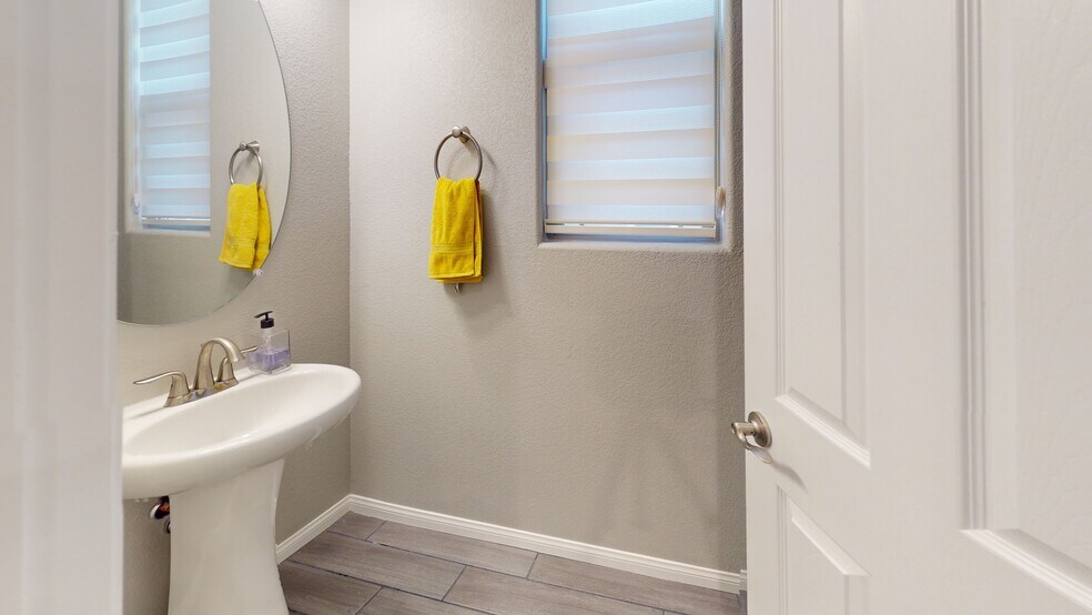 Building Photo - 770 Aurora Vale Pl