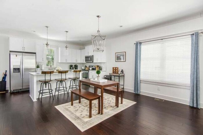 Building Photo - East Nashville 3 Bedroom 2.5 Bath!