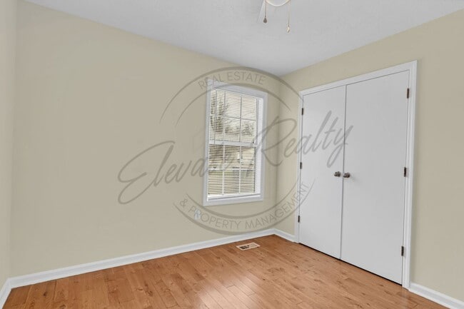 Building Photo - Two Bedroom Ranch in Columbia - 1/2 Off First Months Rent!