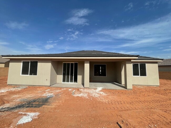 Building Photo - PET FRIENDLY!!! 4 Bedroom Home next to SAND HOLLOW STATE PARK!!