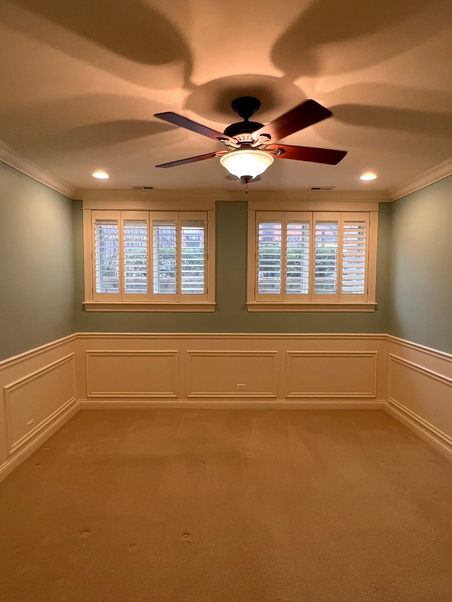 Building Photo - 2042 N Racine Ave