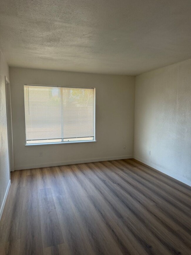 Building Photo - 7721 McClintock Way