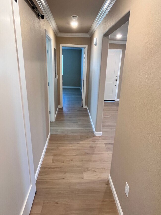 Building Photo - Charming 2 Bedroom Home for Rent in Martinez!