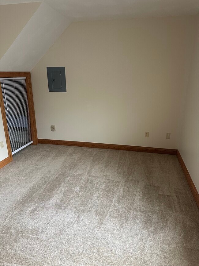 Building Photo - 1085 County Road 4