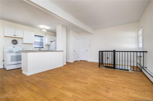 Building Photo - 15 Duncanson St