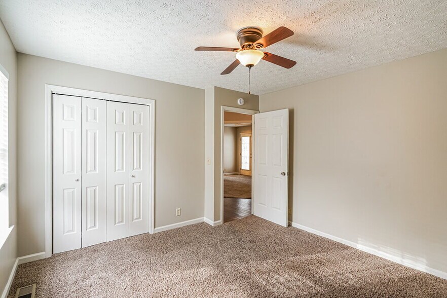 Building Photo - 4020 Calumet Dr