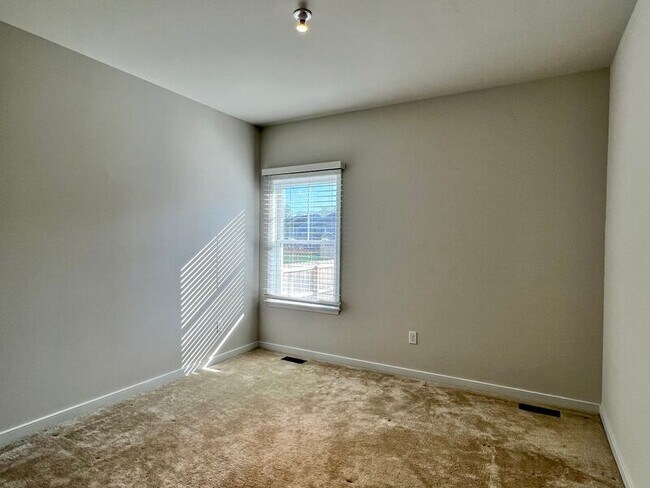 Building Photo - 8180 Lyman Ct