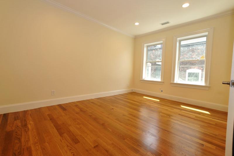 Building Photo - 74 Browne St