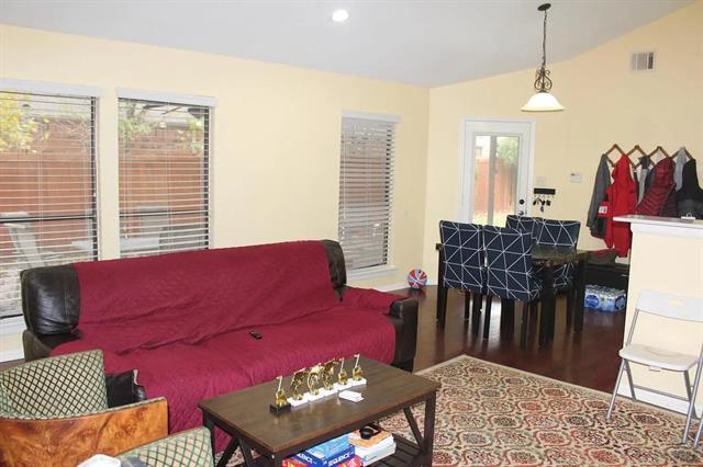 Building Photo - 936 Sugarberry Dr