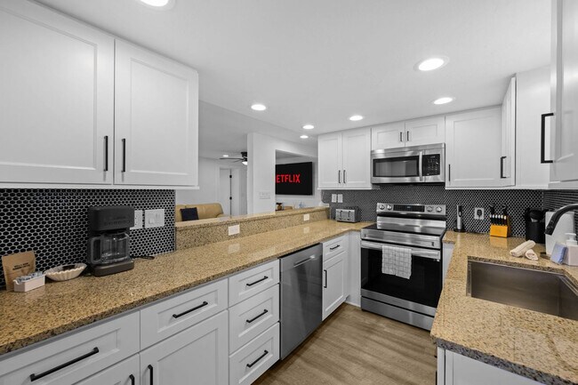 Building Photo - 2229 Alice Rd