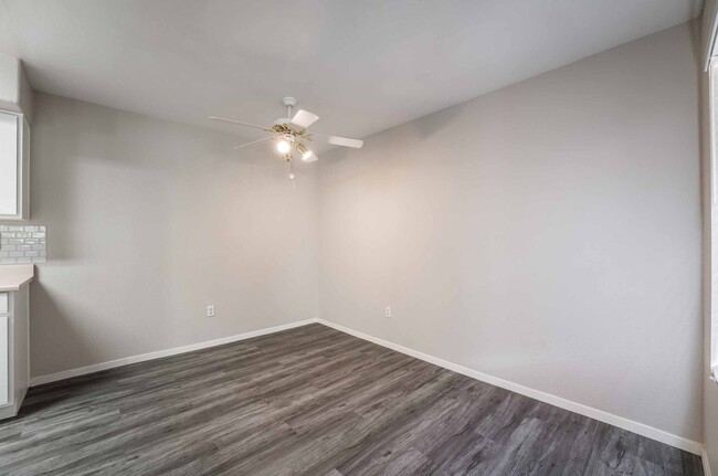 Building Photo - 1 bedroom Condo unit that is the perfect p...