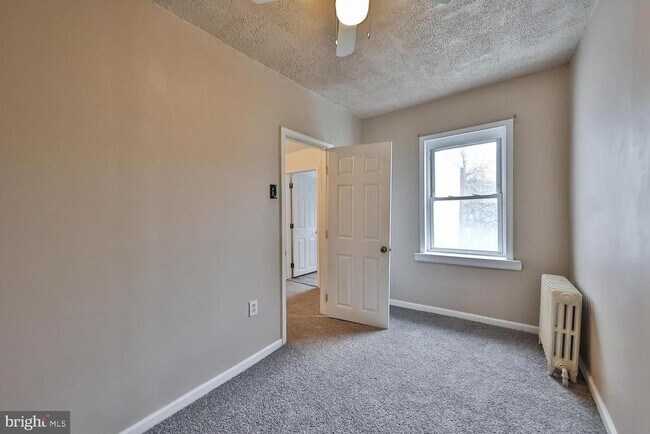 Building Photo - 3015 Salmon St