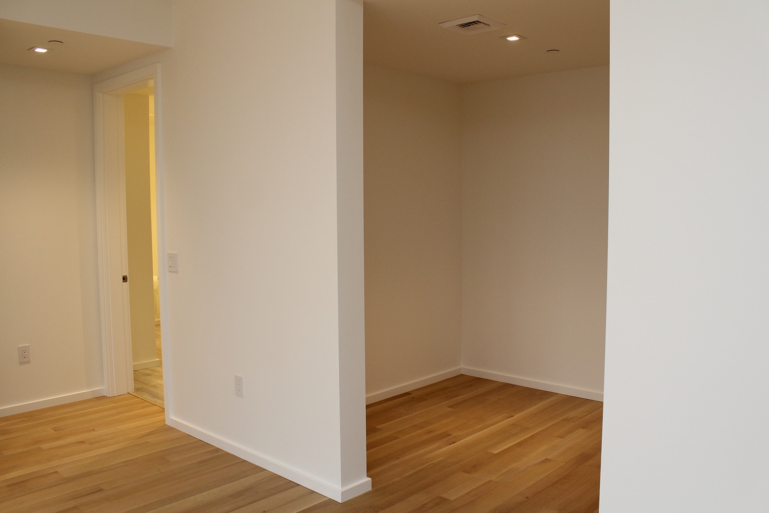 Building Photo - 1075 NW Northrup St