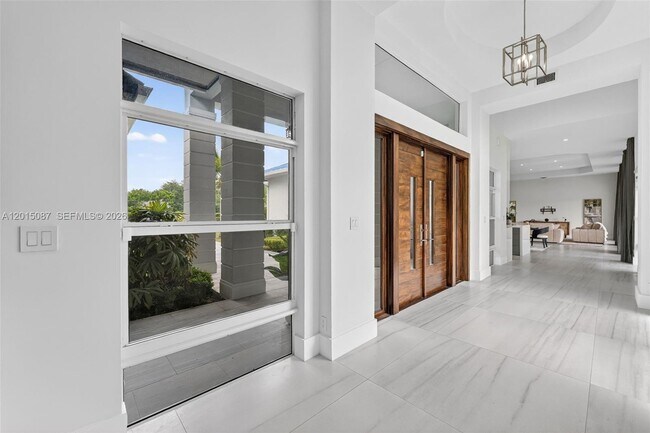 Building Photo - 2400 SW 112th Ave
