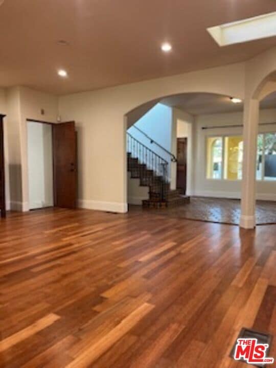 Building Photo - 8302 S Sepulveda Blvd