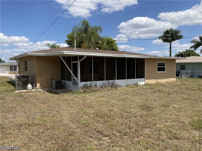 Building Photo - 724 Sesame Ct