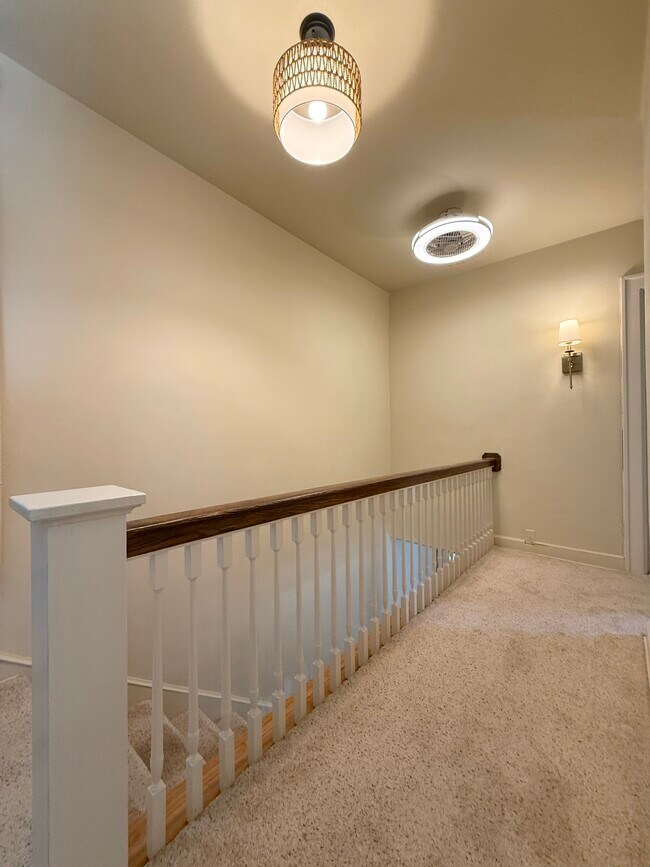 Building Photo - 5313 Raywood Rd
