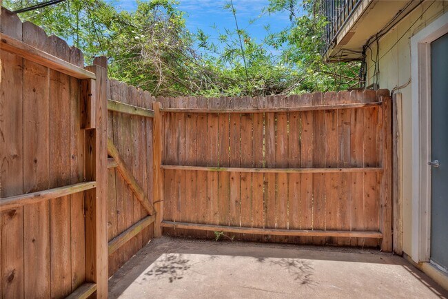 Building Photo - 5002 Blue Spruce Cir