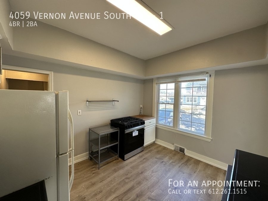 Building Photo - 4061 Vernon Ave S