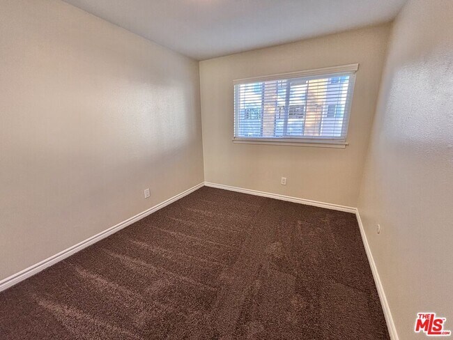 Building Photo - 1800 N Alvarado St