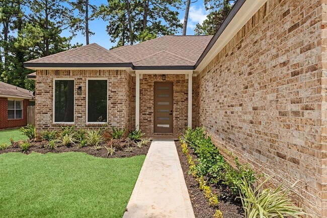 Building Photo - 327 Paradise Ln